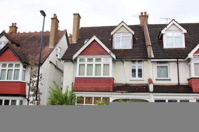  Image of 2 bedroom Flat for sale in Blenheim Park Road South Croydon CR2 at Blenheim Park Road, South Croydon