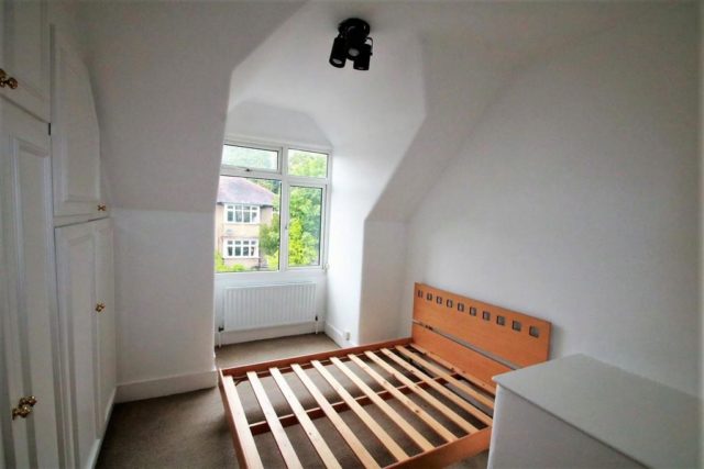  Image of 2 bedroom Flat for sale in Blenheim Park Road South Croydon CR2 at Blenheim Park Road, South Croydon