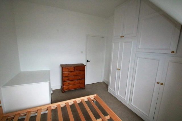  Image of 2 bedroom Flat for sale in Blenheim Park Road South Croydon CR2 at Blenheim Park Road, South Croydon