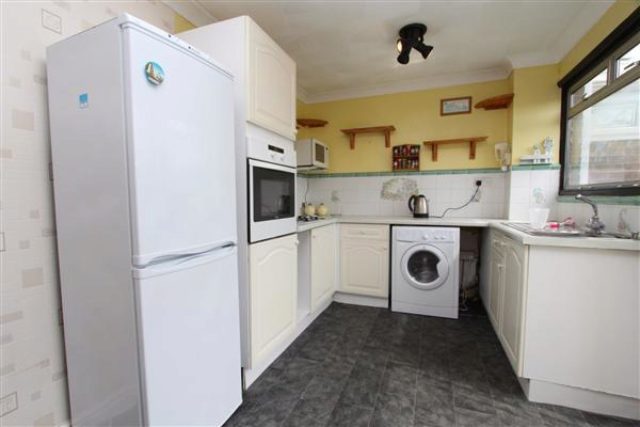  Image of 3 bedroom Houses to rent in Byron Gardens Tilbury RM18 at Byron Gardens, Tilbury