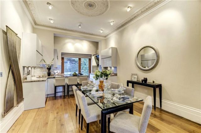  Image of 3 bedroom Maisonette to rent in Stafford Terrace London W8 at Stafford Terrace, Kensington, W8