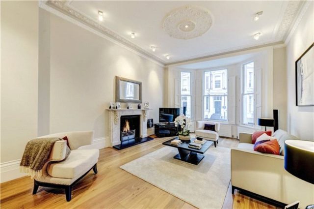  Image of 3 bedroom Maisonette to rent in Stafford Terrace London W8 at Stafford Terrace, Kensington, W8