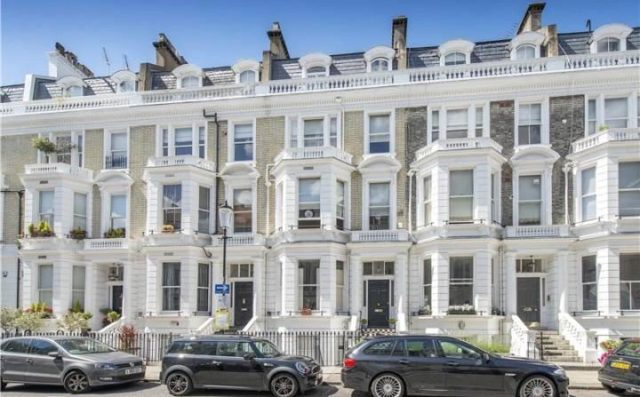  Image of 3 bedroom Maisonette to rent in Stafford Terrace London W8 at Stafford Terrace, Kensington, W8