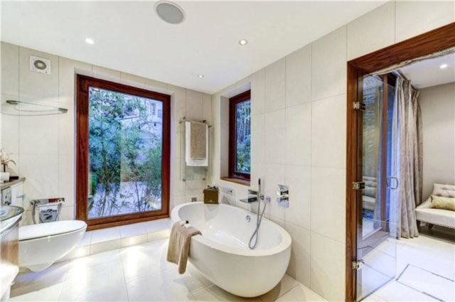  Image of 3 bedroom Maisonette to rent in Stafford Terrace London W8 at Stafford Terrace, Kensington, W8