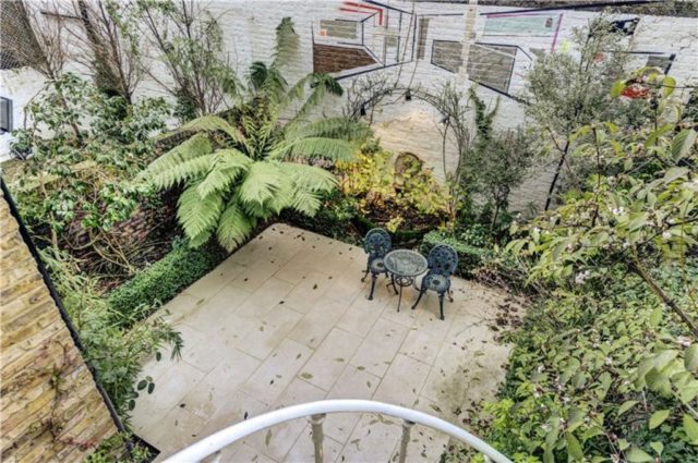  Image of 3 bedroom Maisonette to rent in Stafford Terrace London W8 at Stafford Terrace, Kensington, W8