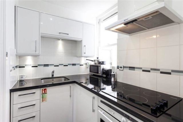  Image of 1 bedroom Flat to rent in Hertford Street London W1J at Hertford Street, Mayfair, W1J