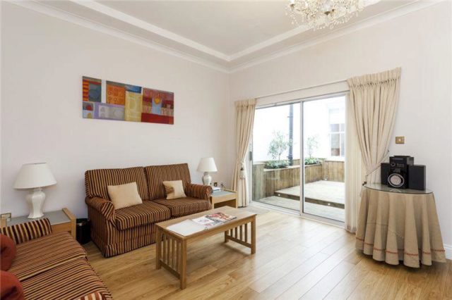  Image of 1 bedroom Flat to rent in Hertford Street London W1J at Hertford Street, Mayfair, W1J