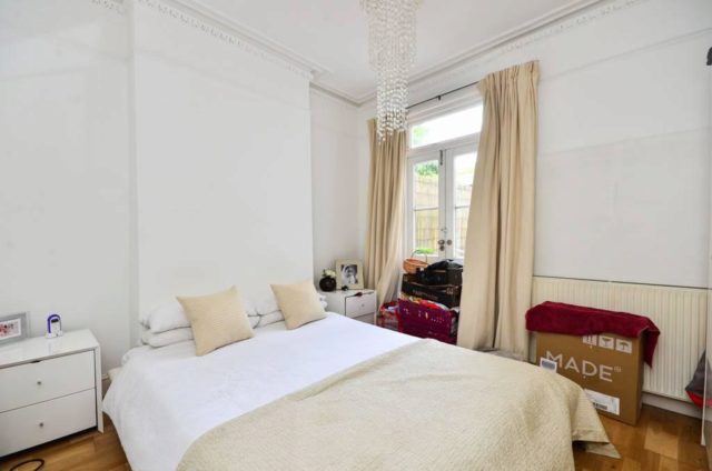  Image of 1 bedroom Flat to rent in Kensington Church Street London W8 at Kensington Church Street, West Kensington, W8