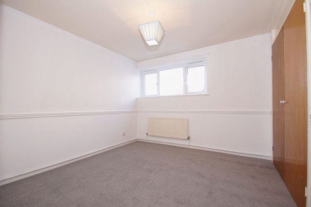  Image of 1 bedroom Flat to rent in Cleeve Close Redditch B98 at Cleeve Close, Church Hill, Redditch