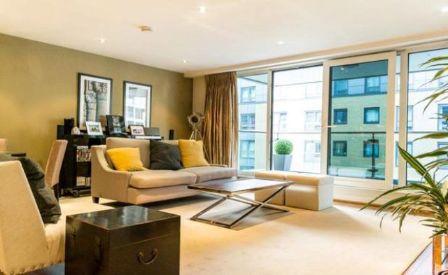  Image of 2 bedroom Flat to rent in Westferry Circus London E14 at Berkeley Tower, Canary Wharf, E14