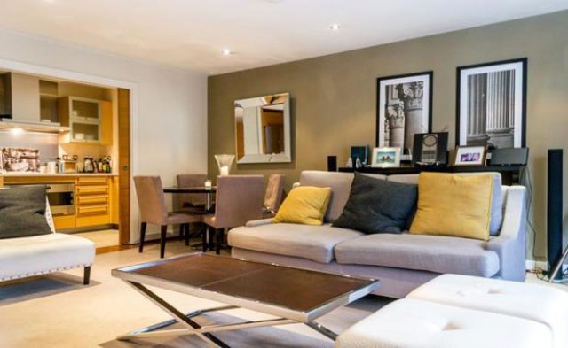  Image of 2 bedroom Flat to rent in Westferry Circus London E14 at Berkeley Tower, Canary Wharf, E14