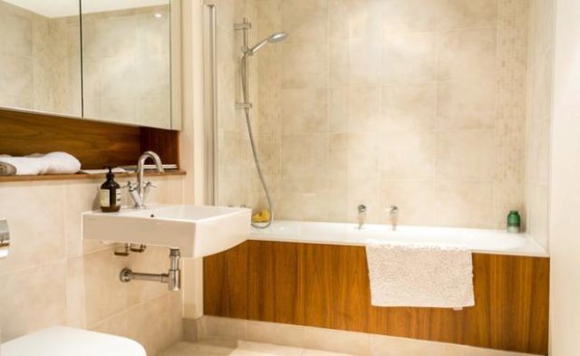  Image of 2 bedroom Flat to rent in Westferry Circus London E14 at Berkeley Tower, Canary Wharf, E14