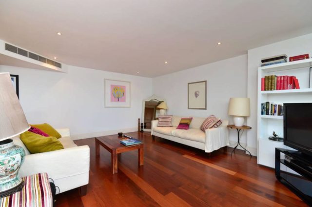  Image of 2 bedroom Flat to rent in Westferry Circus London E14 at Berkeley Tower, Canary Wharf, E14