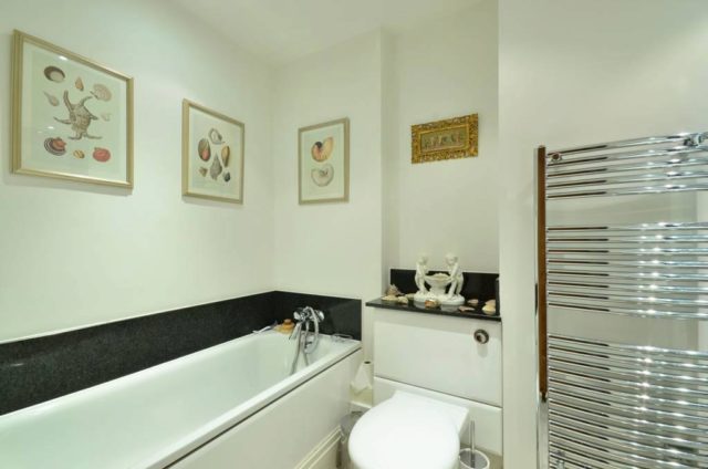  Image of 2 bedroom Flat to rent in Westferry Circus London E14 at Berkeley Tower, Canary Wharf, E14