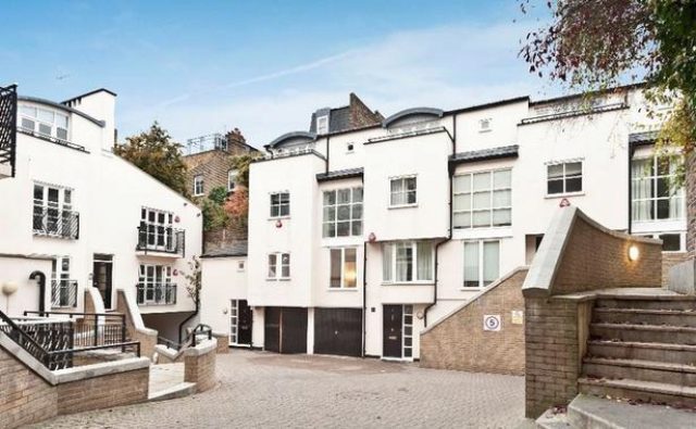  Image of 2 bedroom Flat to rent in Park Walk London SW10 at Peony Court Apartments, Park Walk, Chelsea, SW10
