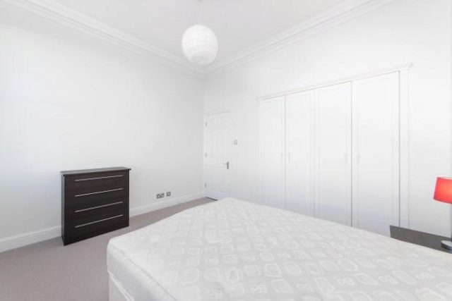  Image of 2 bedroom Flat to rent in Lexham Gardens London W8 at Somerset Court, Lexham Gardens, Kensington, W8