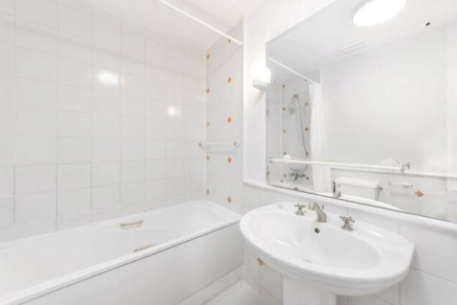  Image of 2 bedroom Flat to rent in Lexham Gardens London W8 at Somerset Court, Lexham Gardens, Kensington, W8