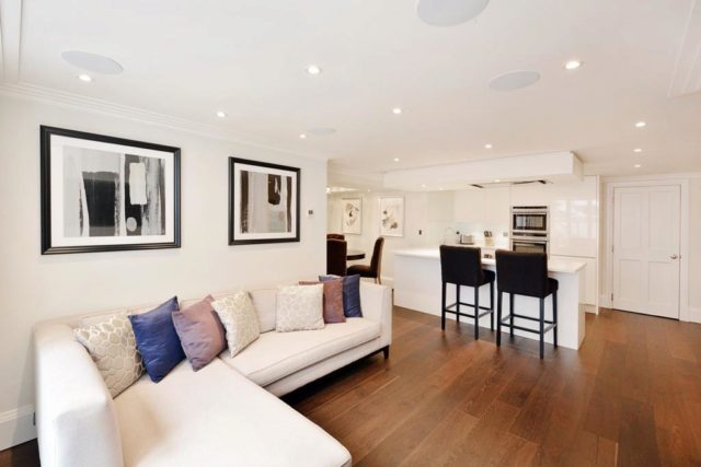  Image of 2 bedroom Flat to rent in Park Walk London SW10 at Peony Court Apartments, Park Walk, Chelsea, SW10