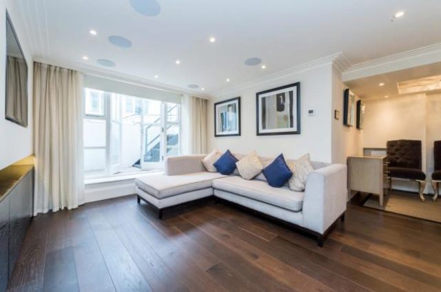  Image of 2 bedroom Flat to rent in Park Walk London SW10 at Peony Court Apartments, Park Walk, Chelsea, SW10