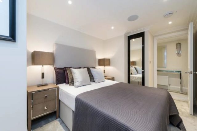  Image of 2 bedroom Flat to rent in Park Walk London SW10 at Peony Court Apartments, Park Walk, Chelsea, SW10