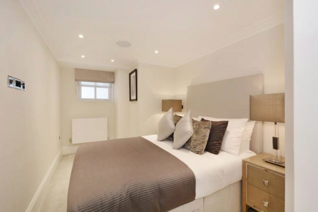  Image of 2 bedroom Flat to rent in Park Walk London SW10 at Peony Court Apartments, Park Walk, Chelsea, SW10