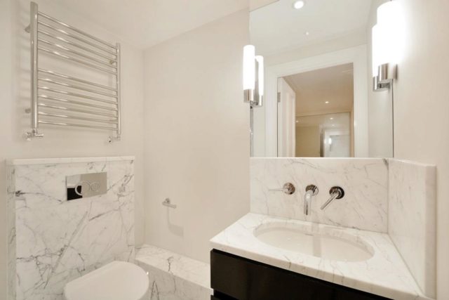  Image of 2 bedroom Flat to rent in Park Walk London SW10 at Peony Court Apartments, Park Walk, Chelsea, SW10