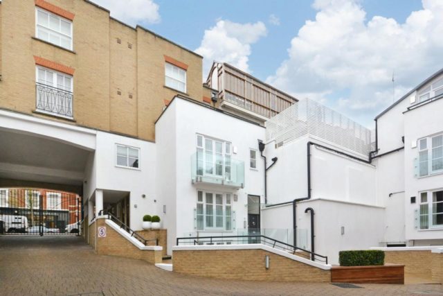  Image of 2 bedroom Flat to rent in Park Walk London SW10 at Peony Court Apartments, Park Walk, Chelsea, SW10