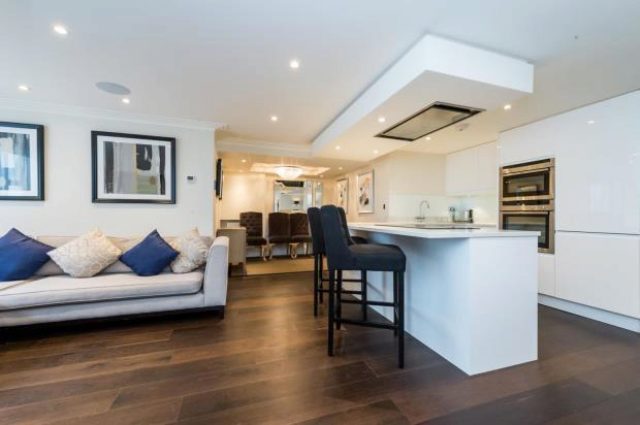 Image of 2 bedroom Flat to rent in Park Walk London SW10 at Peony Court Apartments, Park Walk, Chelsea, SW10