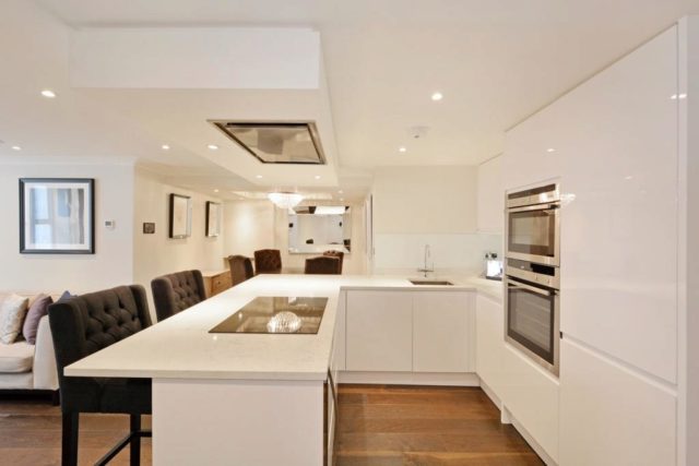  Image of 2 bedroom Flat to rent in Park Walk London SW10 at Peony Court Apartments, Park Walk, Chelsea, SW10