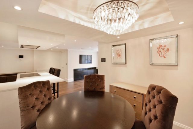  Image of 2 bedroom Flat to rent in Park Walk London SW10 at Peony Court Apartments, Park Walk, Chelsea, SW10