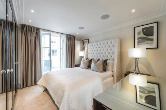  Image of 2 bedroom Flat to rent in Park Walk London SW10 at Peony Court Apartments, Park Walk, Chelsea, SW10