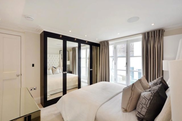  Image of 2 bedroom Flat to rent in Park Walk London SW10 at Peony Court Apartments, Park Walk, Chelsea, SW10