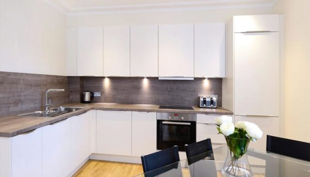  Image of 2 bedroom Flat to rent in Hamlet Gardens London W6 at Hamlet Gardens, Hammersmith, W6