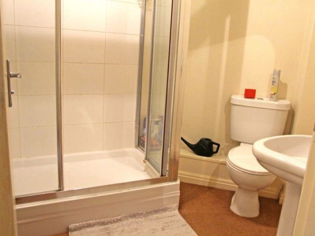  Image of 2 bedroom Flat to rent in Hedgerow Close Redditch B98 at Hedgerow Close, Greenlands, Redditch