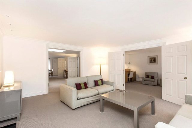  Image of 3 bedroom Flat to rent in Hertford Street London W1J at Hertford Street, Mayfair, W1J