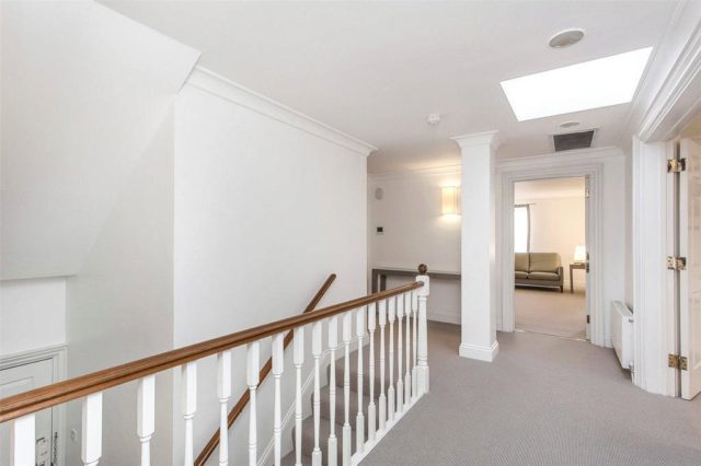  Image of 3 bedroom Flat to rent in Hertford Street London W1J at Hertford Street, Mayfair, W1J