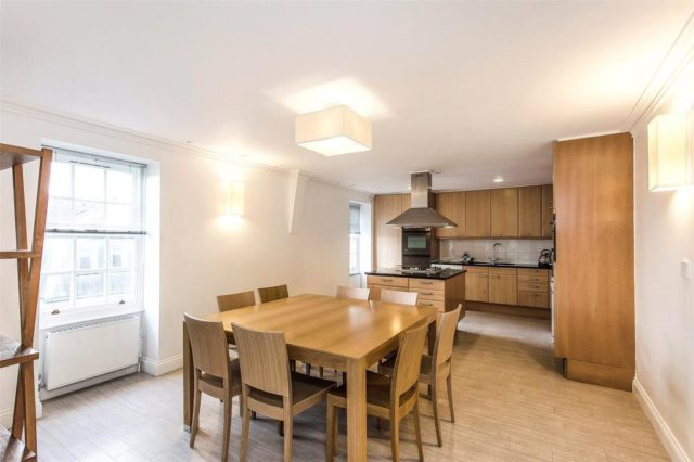  Image of 3 bedroom Flat to rent in Hertford Street London W1J at Hertford Street, Mayfair, W1J