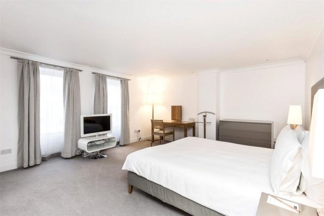  Image of 3 bedroom Flat to rent in Hertford Street London W1J at Hertford Street, Mayfair, W1J