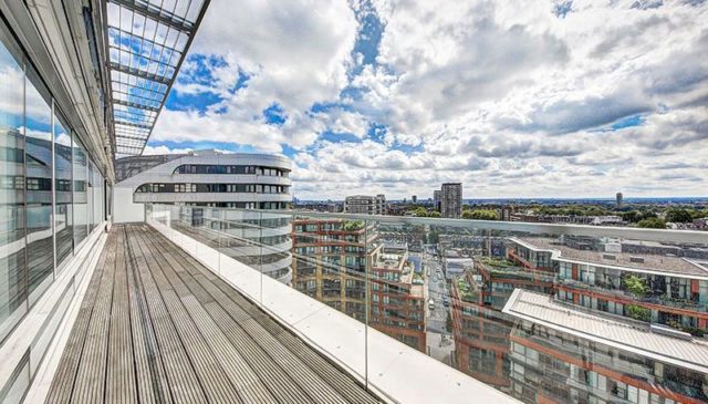  Image of 3 bedroom Flat to rent in Merchant Square East London W2 at Merchant Square, Paddington, W2