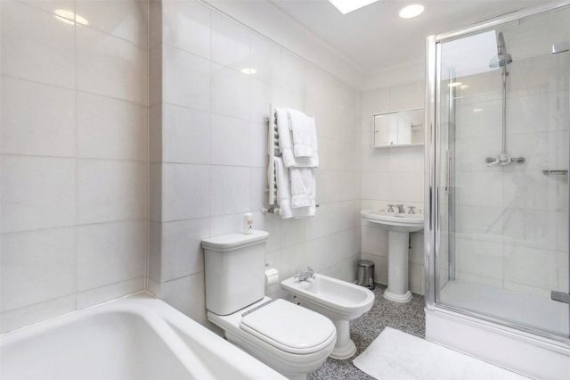  Image of 3 bedroom Flat to rent in Hertford Street London W1J at Hertford Street, Mayfair, W1J