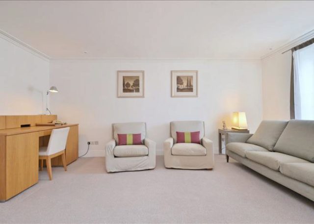  Image of 3 bedroom Flat to rent in Hertford Street London W1J at Hertford Street, Mayfair, W1J