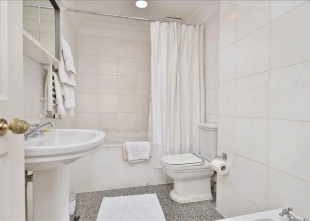  Image of 3 bedroom Flat to rent in Hertford Street London W1J at Hertford Street, Mayfair, W1J