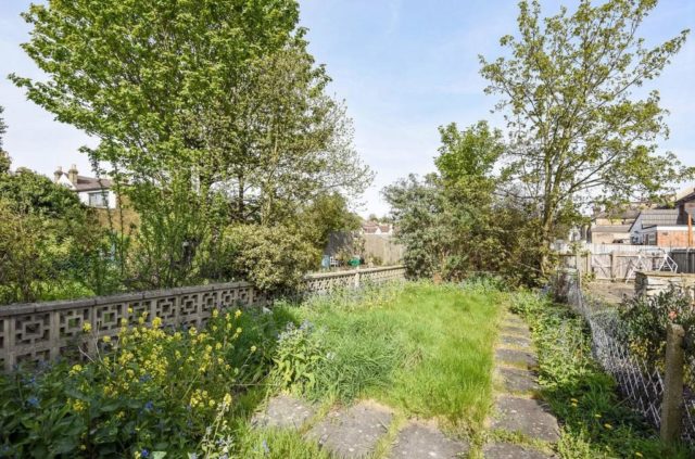  Image of 3 bedroom Terraced house for sale in Brighton Road South Croydon CR2 at South Croydon, Surrey