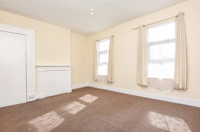  Image of 3 bedroom Terraced house for sale in Brighton Road South Croydon CR2 at South Croydon, Surrey