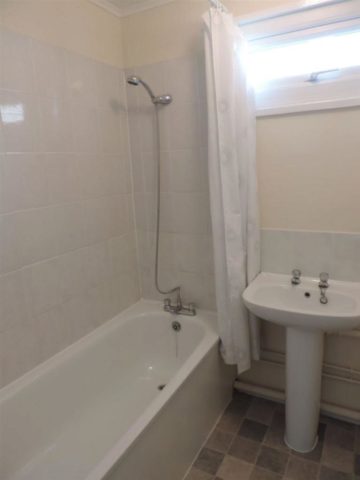  Image of 3 bedroom Terraced house to rent in Manton Bretton Peterborough PE3 at Manton, Bretton, Peterborough, PE3 9YT