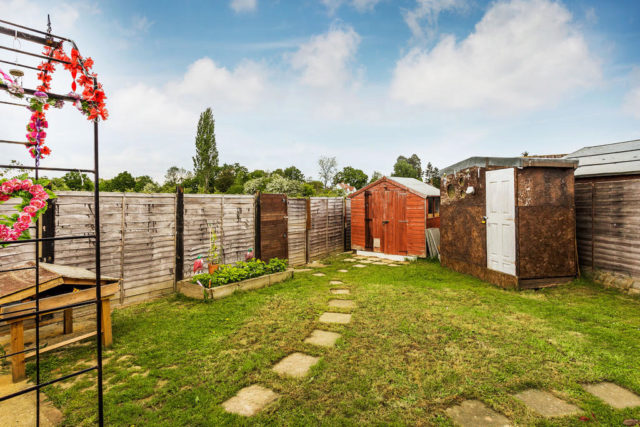  Image of 4 bedroom End of Terrace for sale in Springfield Road Edenbridge TN8 at Springfield Road, Edenbridge, TN8