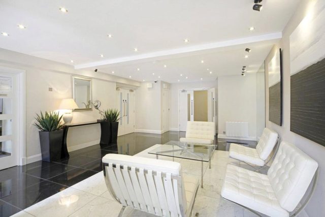  Image of Studio flat to rent in Hill Street London W1J at Hill Street, Mayfair, W1J