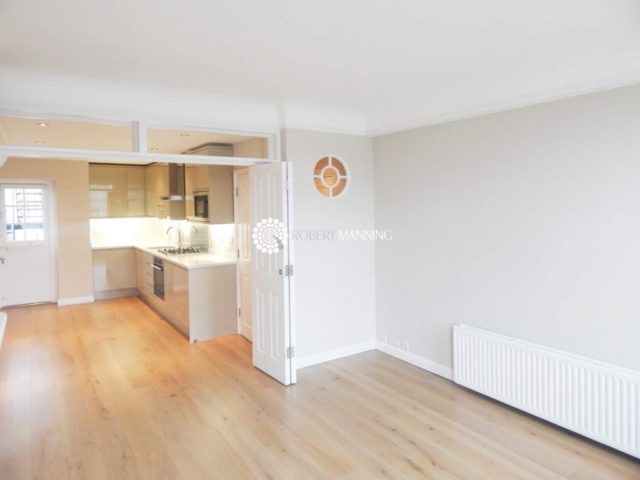  Image of 1 bedroom Flat to rent in Smith Street London SW3 at Easton Court, Smith Street, Chelsea, SW3