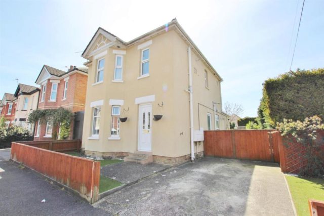  Image of 1 bedroom Flat for sale in Oakwood Road Bournemouth BH9 at Oakwood Road, Moordown, Bournemouth