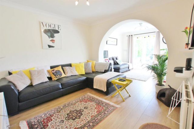  Image of 1 bedroom Flat for sale in Oakwood Road Bournemouth BH9 at Oakwood Road, Moordown, Bournemouth